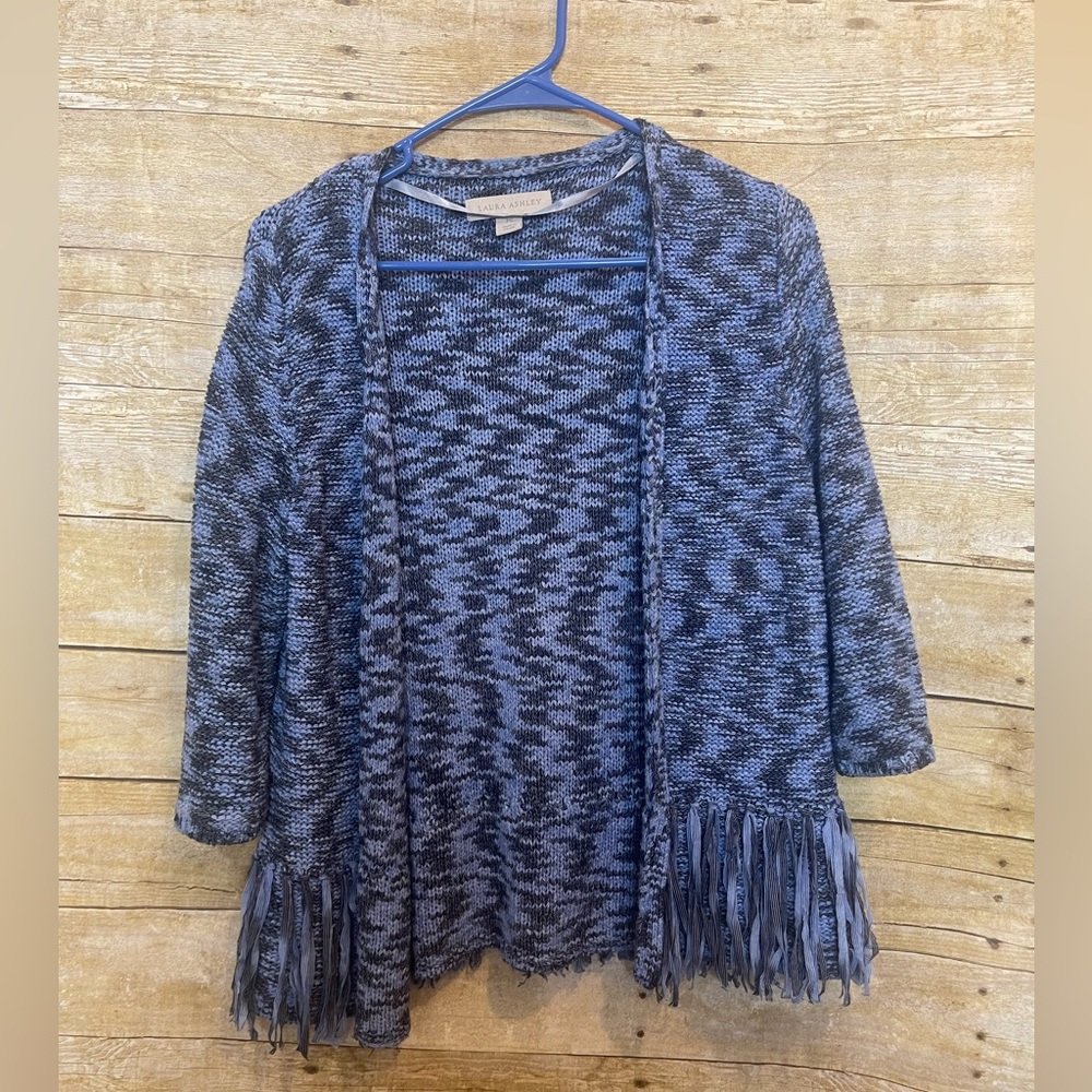 Laura Ashley petite sweater 🛍